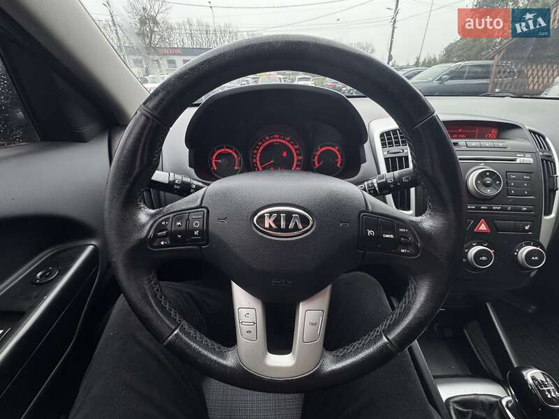 Хэтчбек Kia Ceed 2011 в Виннице
