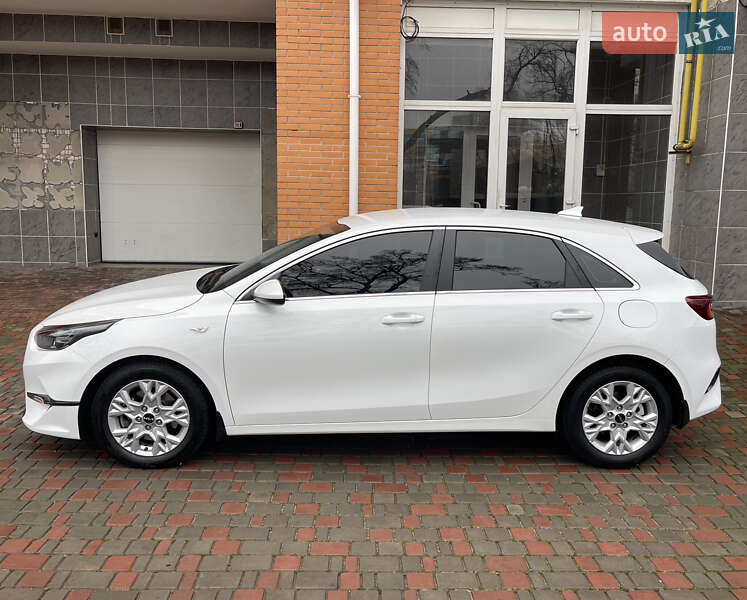 Хетчбек Kia Ceed 2023 в Києві фото 4 Хетчбек Kia Ceed 2023 в Києві