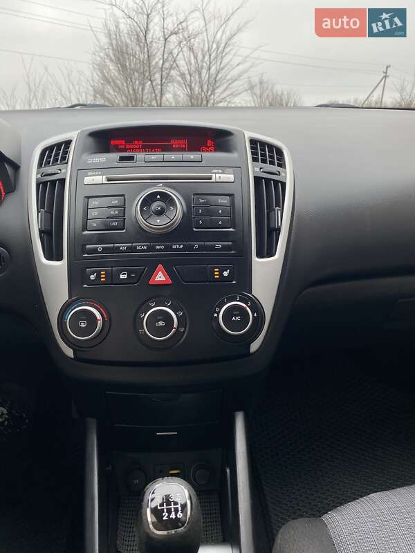 Хетчбек Kia Ceed 2011 в Южноукраїнську фото 25 Хетчбек Kia Ceed 2011 в Южноукраїнську