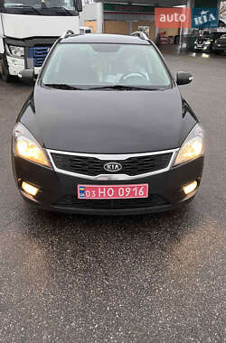 Универсал Kia Ceed 2011 в Ромнах