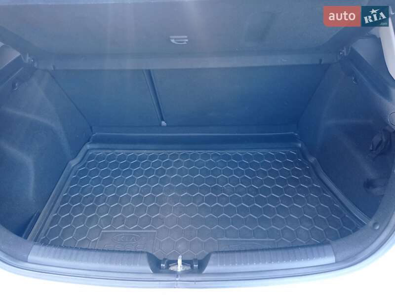 Хэтчбек Kia Ceed 2013 в Кагарлыке фото 2 Хэтчбек Kia Ceed 2013 в Кагарлыке