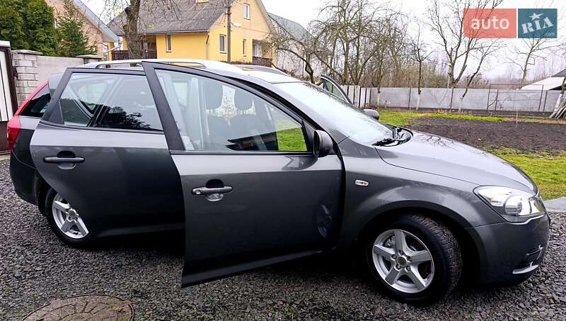 Универсал Kia Ceed 2011 в Луцке