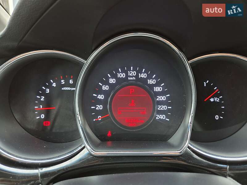 Хэтчбек Kia Ceed 2014 в Черновцах