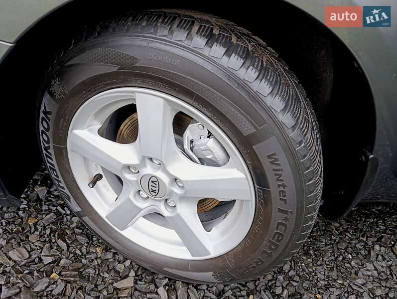 Универсал Kia Ceed 2011 в Луцке