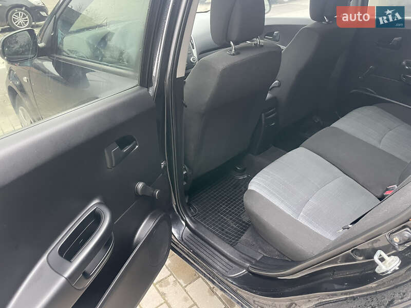 Хэтчбек Kia Ceed 2010 в Луцке