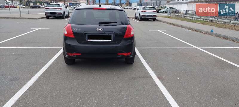 Хэтчбек Kia Ceed 2011 в Киеве