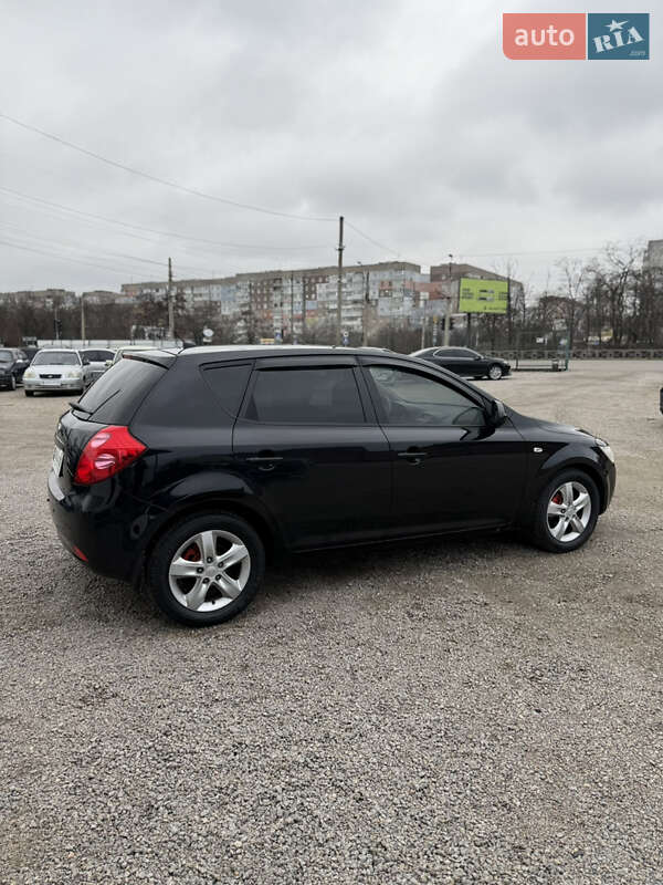 Хетчбек Kia Ceed 2008 в Кропивницькому