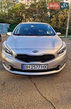 Хетчбек Kia Ceed 2013 в Чернівцях