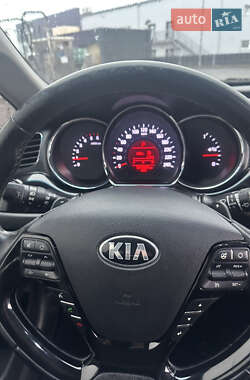 Хэтчбек Kia Ceed 2013 в Мукачево