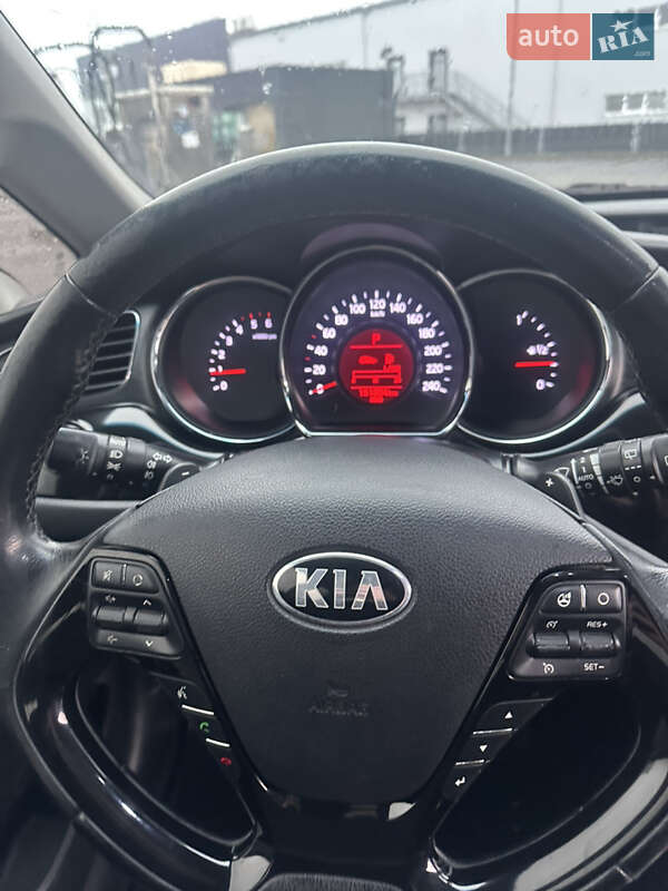 Хэтчбек Kia Ceed 2013 в Мукачево