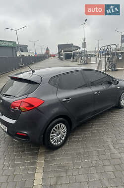Хэтчбек Kia Ceed 2013 в Мукачево