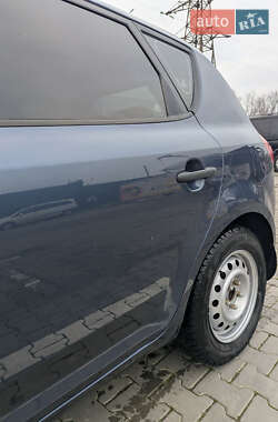 Хэтчбек Kia Ceed 2009 в Черновцах
