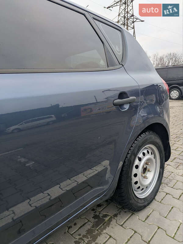 Хэтчбек Kia Ceed 2009 в Черновцах