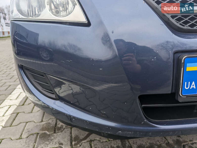Хэтчбек Kia Ceed 2009 в Черновцах