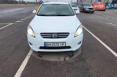 Хэтчбек Kia Ceed 2008 в Одессе