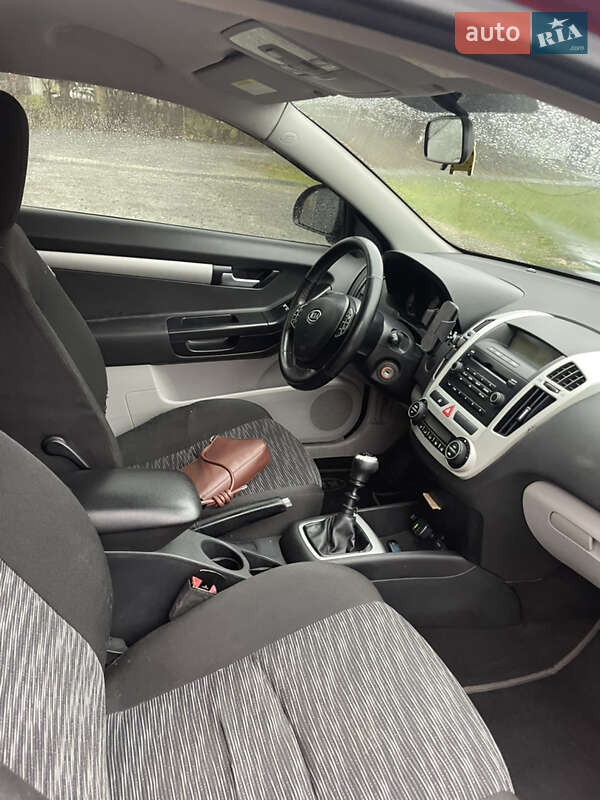 Хэтчбек Kia Ceed 2008 в Дрогобыче