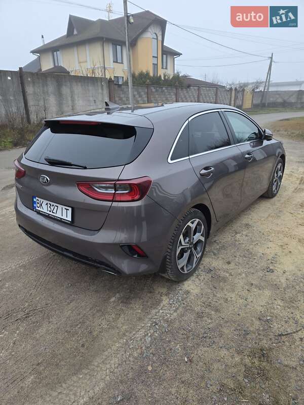 Хэтчбек Kia Ceed 2019 в Сарнах