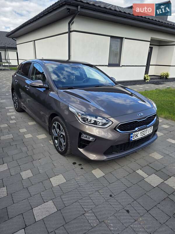 Хэтчбек Kia Ceed 2019 в Сарнах