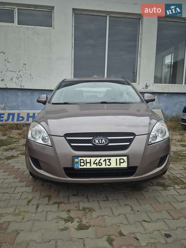 Хетчбек Kia Ceed 2008 в Одесі фото 2 Хетчбек Kia Ceed 2008 в Одесі