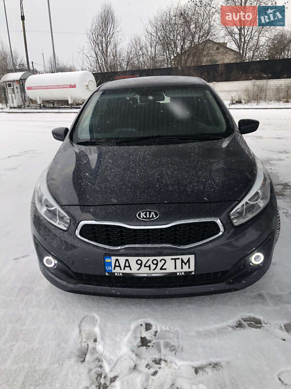 Хэтчбек Kia Ceed 2015 в Киеве