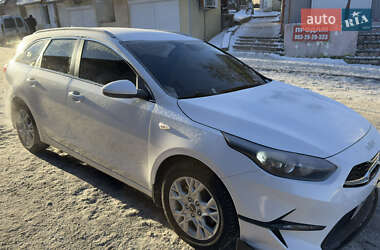 Универсал Kia Ceed 2023 в Киеве