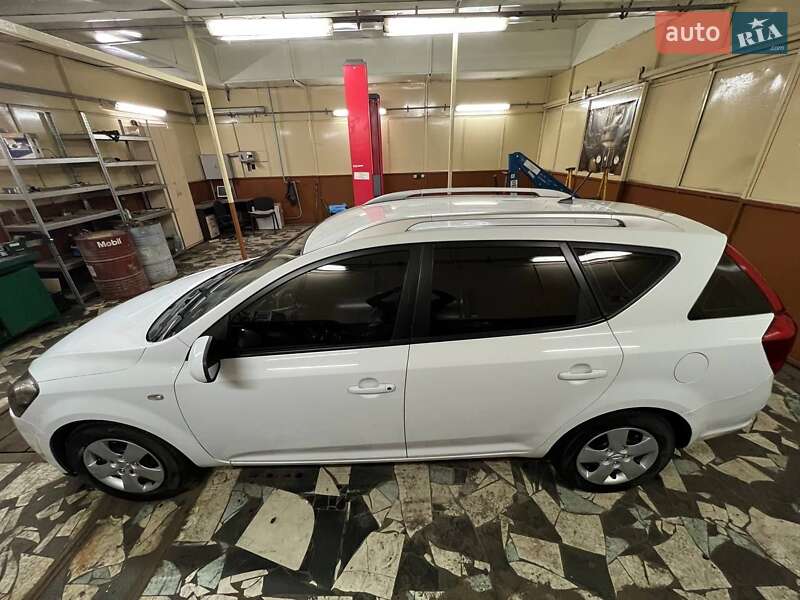 Универсал Kia Ceed 2011 в Киеве