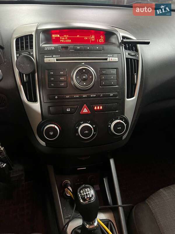 Универсал Kia Ceed 2011 в Киеве