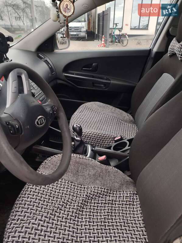 Універсал Kia Ceed 2010 в Красному