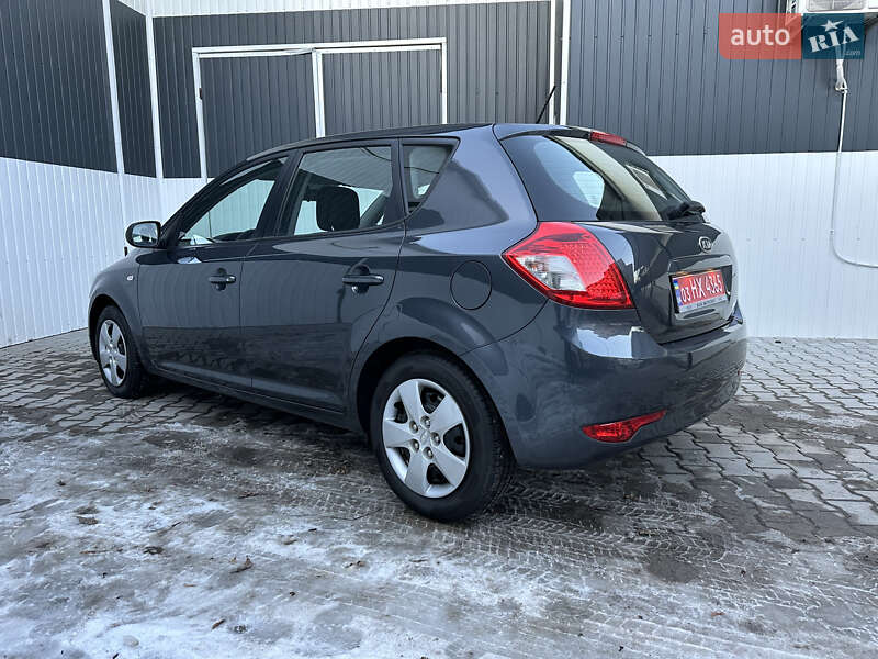 Хэтчбек Kia Ceed 2010 в Коломые