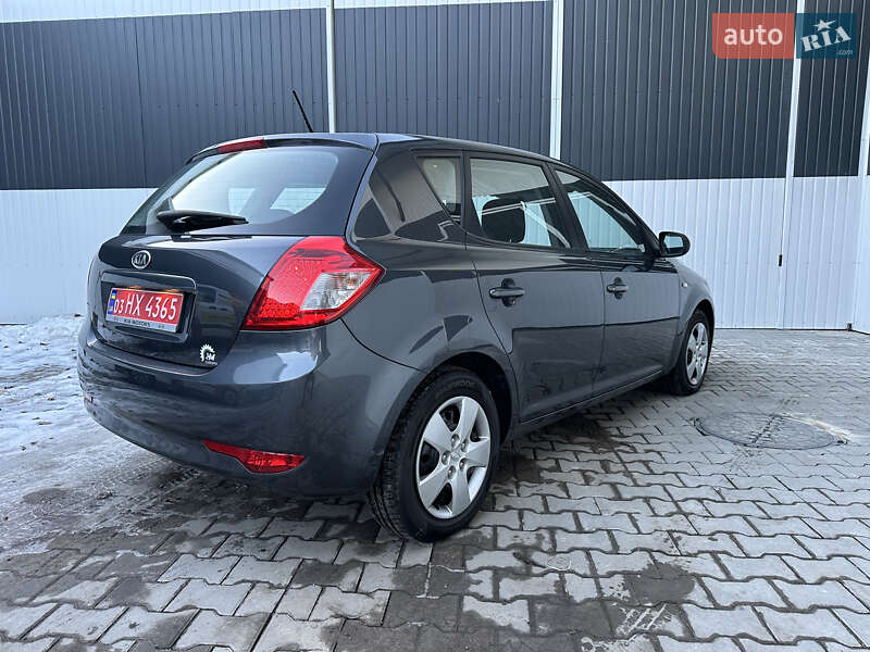 Хэтчбек Kia Ceed 2010 в Коломые