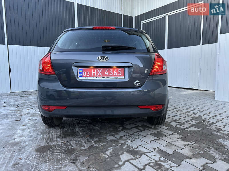 Хэтчбек Kia Ceed 2010 в Коломые