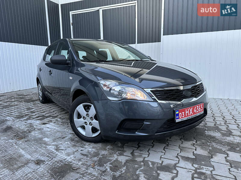 Хэтчбек Kia Ceed 2010 в Коломые