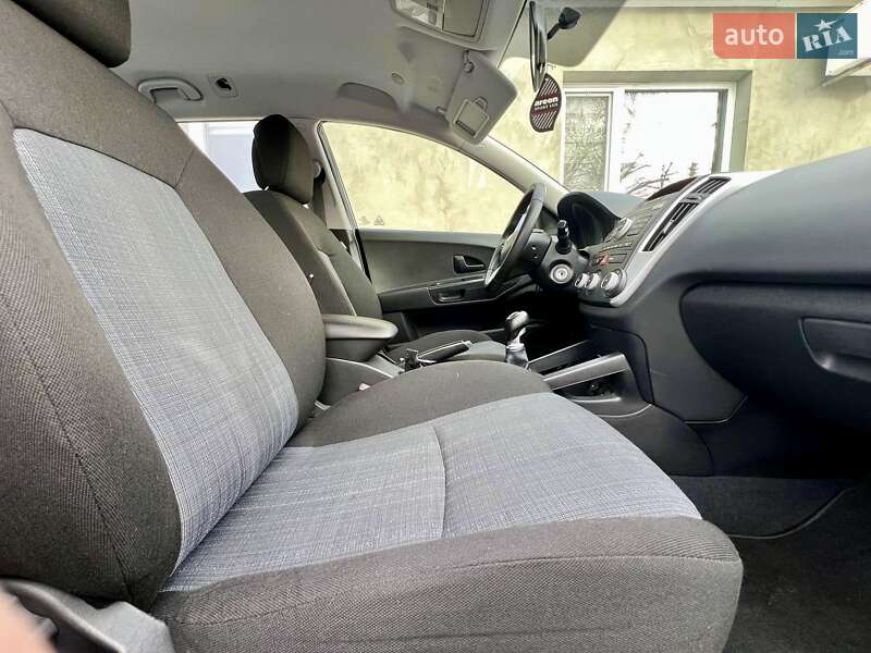 Универсал Kia Ceed 2010 в Умани