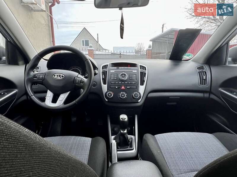 Универсал Kia Ceed 2010 в Умани