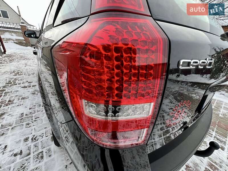 Универсал Kia Ceed 2010 в Умани