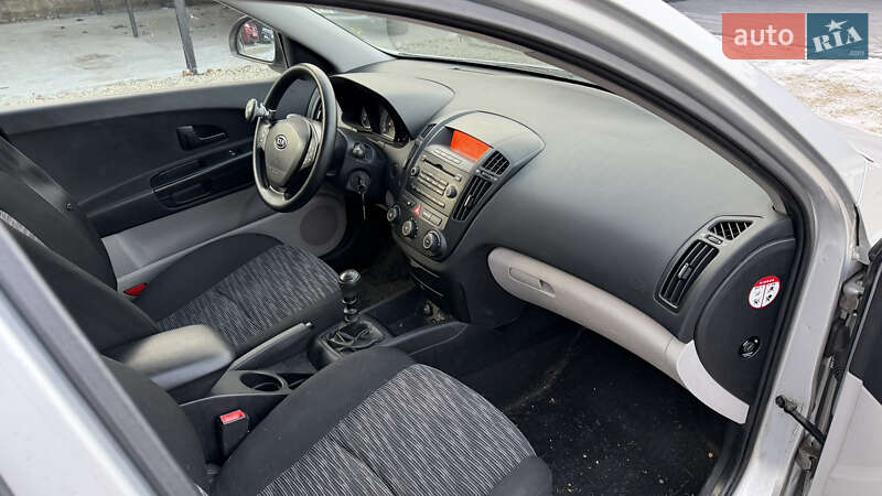 Хэтчбек Kia Ceed 2009 в Калуше фото 11 Хэтчбек Kia Ceed 2009 в Калуше