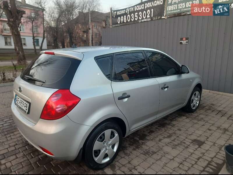 Хетчбек Kia Ceed 2007 в Кривому Розі фото 7 Хетчбек Kia Ceed 2007 в Кривому Розі
