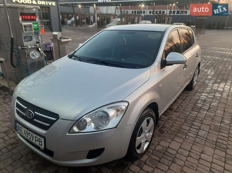 Хетчбек Kia Ceed 2007 в Кривому Розі фото 2 Хетчбек Kia Ceed 2007 в Кривому Розі