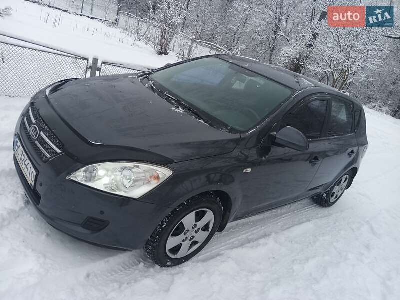 Хетчбек Kia Ceed 2009 в Богородчанах фото 4 Хетчбек Kia Ceed 2009 в Богородчанах