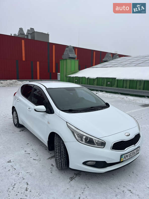 Хетчбек Kia Ceed 2012 в Києві