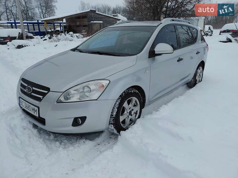 Универсал Kia Ceed 2008 в Сокале