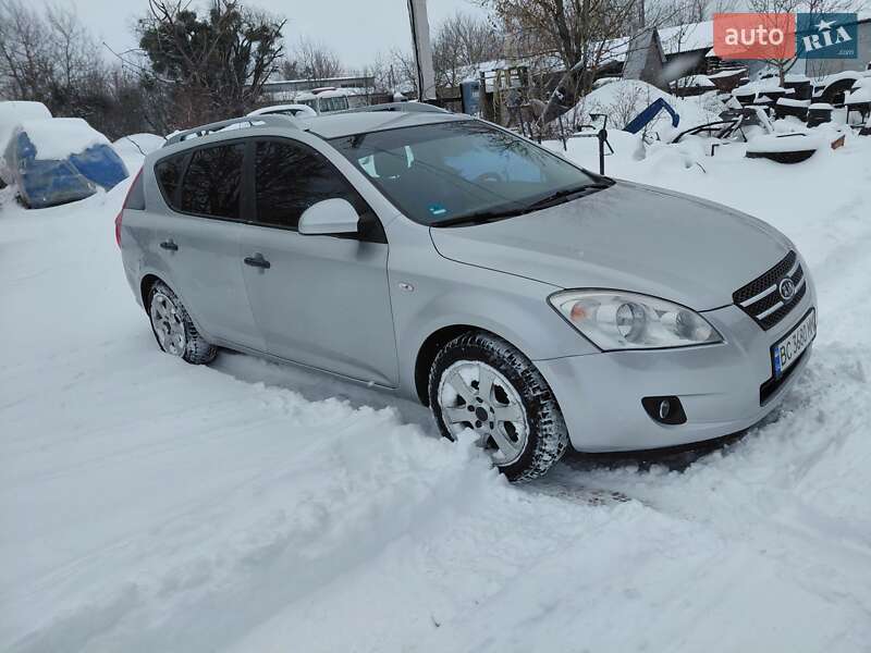 Универсал Kia Ceed 2008 в Сокале