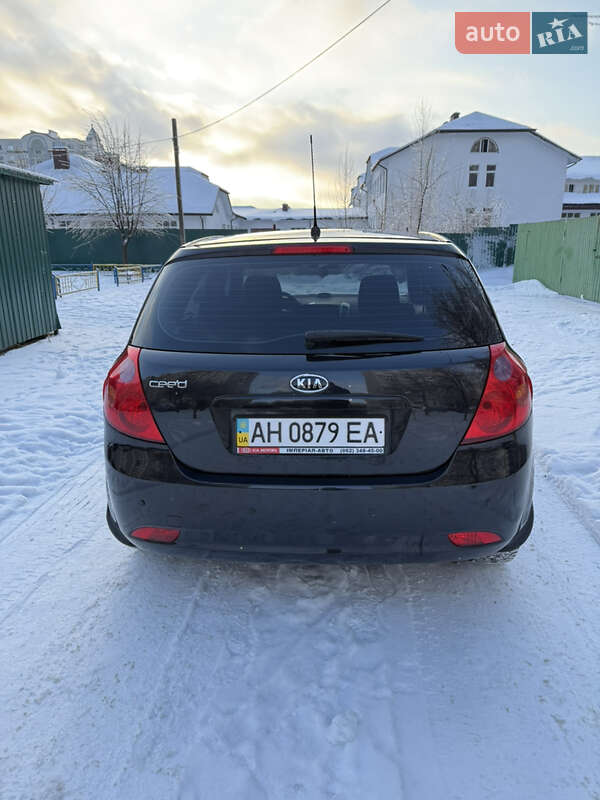 Хэтчбек Kia Ceed 2008 в Киеве