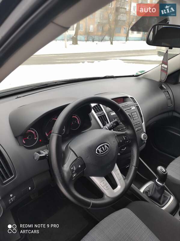 Универсал Kia Ceed 2010 в Каменском