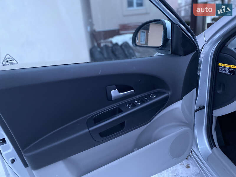 Хэтчбек Kia Ceed 2008 в Виннице