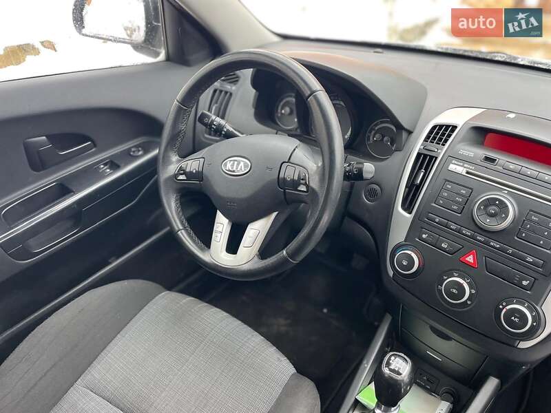 Универсал Kia Ceed 2011 в Збараже