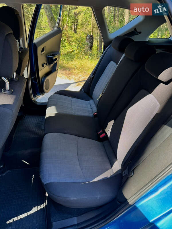 Универсал Kia Ceed 2012 в Остроге