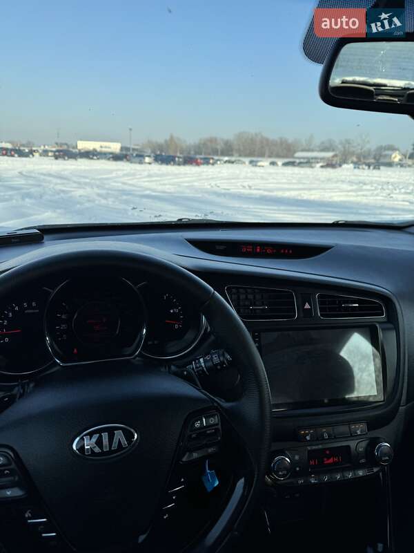 Хетчбек Kia Ceed 2015 в Києві фото 14 Хетчбек Kia Ceed 2015 в Києві