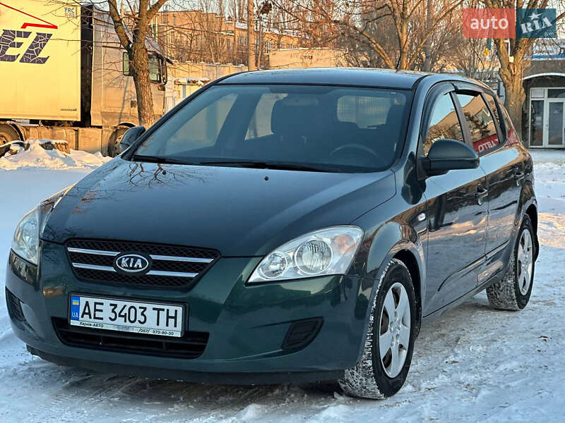 Хэтчбек Kia Ceed 2009 в Днепре