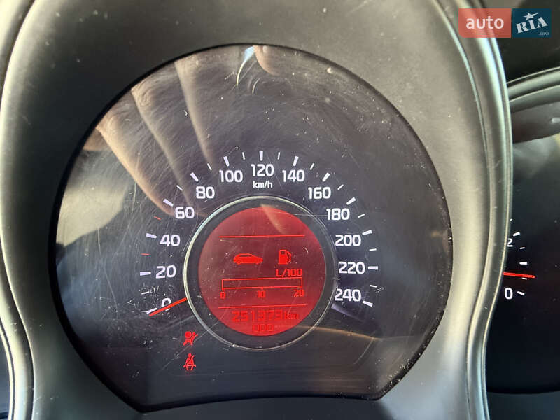 Хетчбек Kia Ceed 2013 в Львові